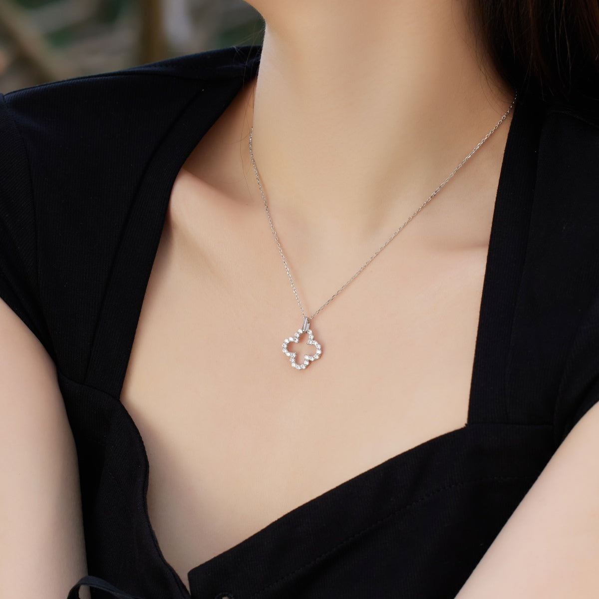 [Kincade Jewelrys]Four-Leaf Clover Hollow Design Exquisite Necklace