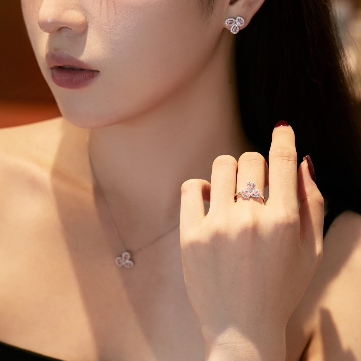 [Kincade Jewelrys]Elegant Flower Shape Pear Cut Necklace