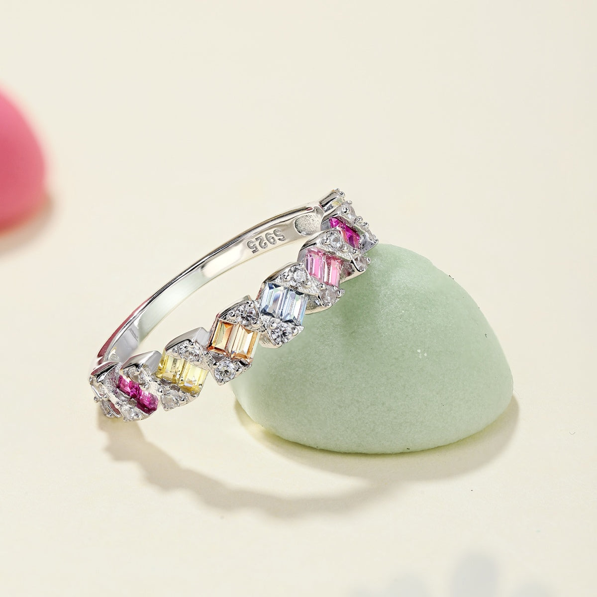 [Kincade Jewelrys]Delicate Vibrant Emerald Cut Daily Ring