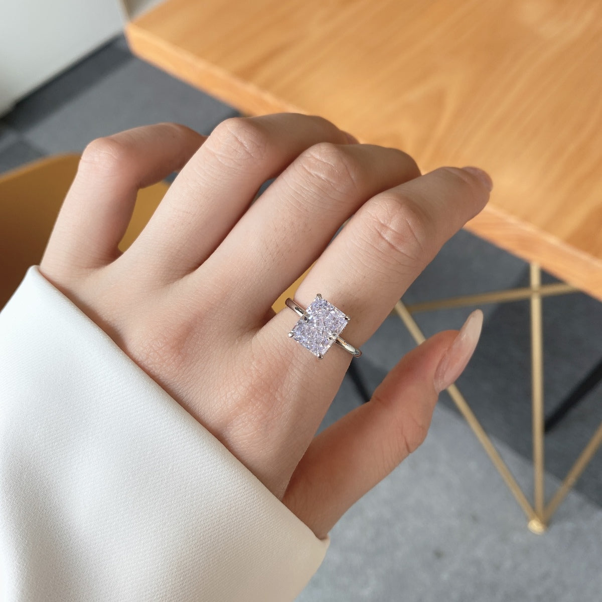 [Kincade Jewelrys]4.0 Carat Ornate Enchanting Radiand Cut Banquet Ring
