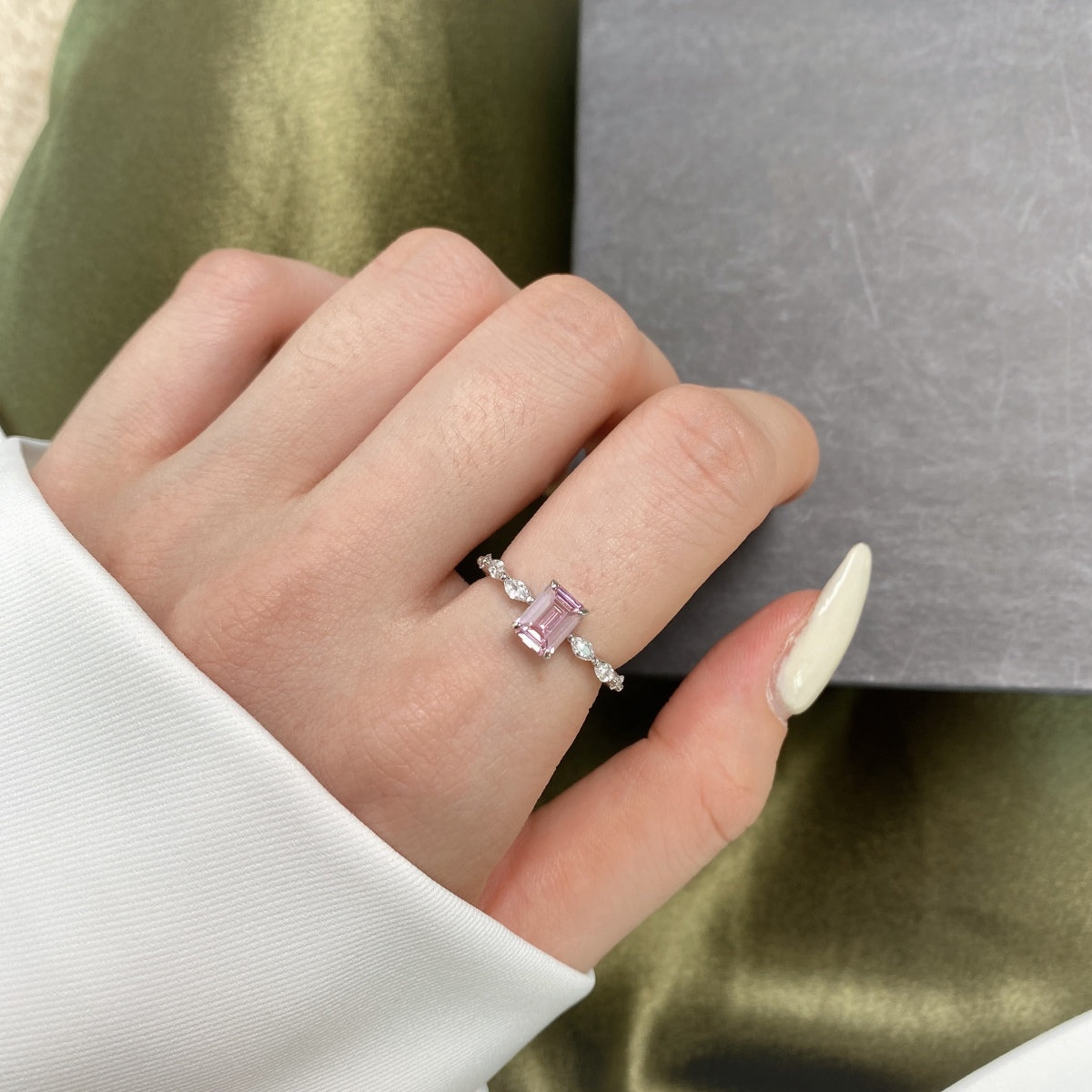 [Kincade Jewelrys]1.0 Carat Dainty Resplendent Radiant Cut Daily Ring