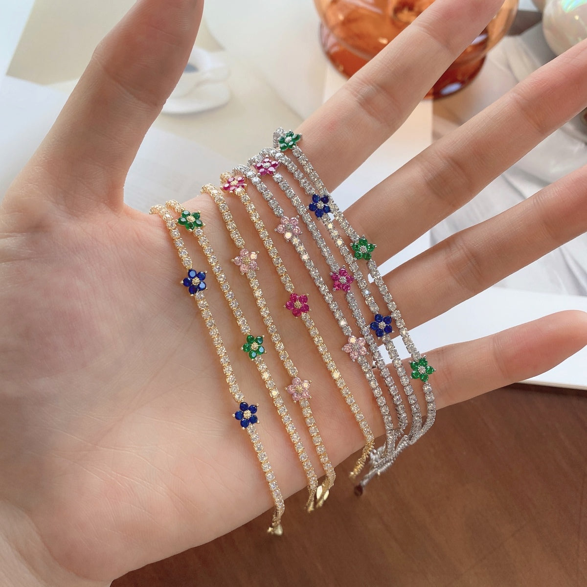 [Kincade Jewelrys]Sparkling Flower Shape Tennis Bracelet