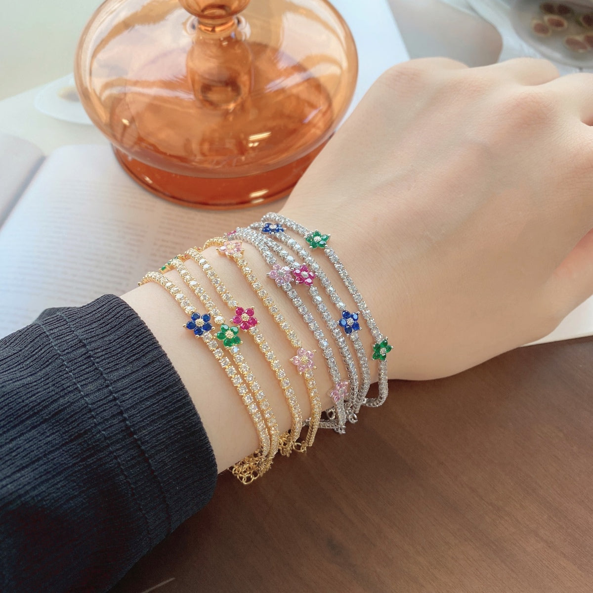 [Kincade Jewelrys]Sparkling Flower Shape Tennis Bracelet