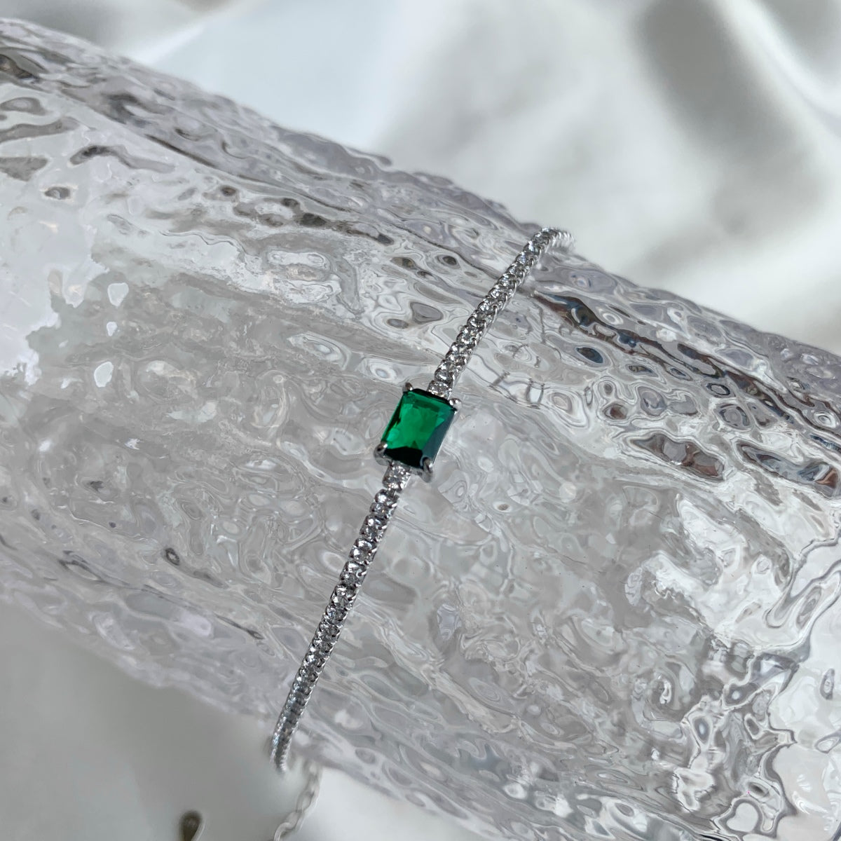 [Kincade Jewelrys]1.0 Carat Unique Emerald Cut Banquet Bracelet