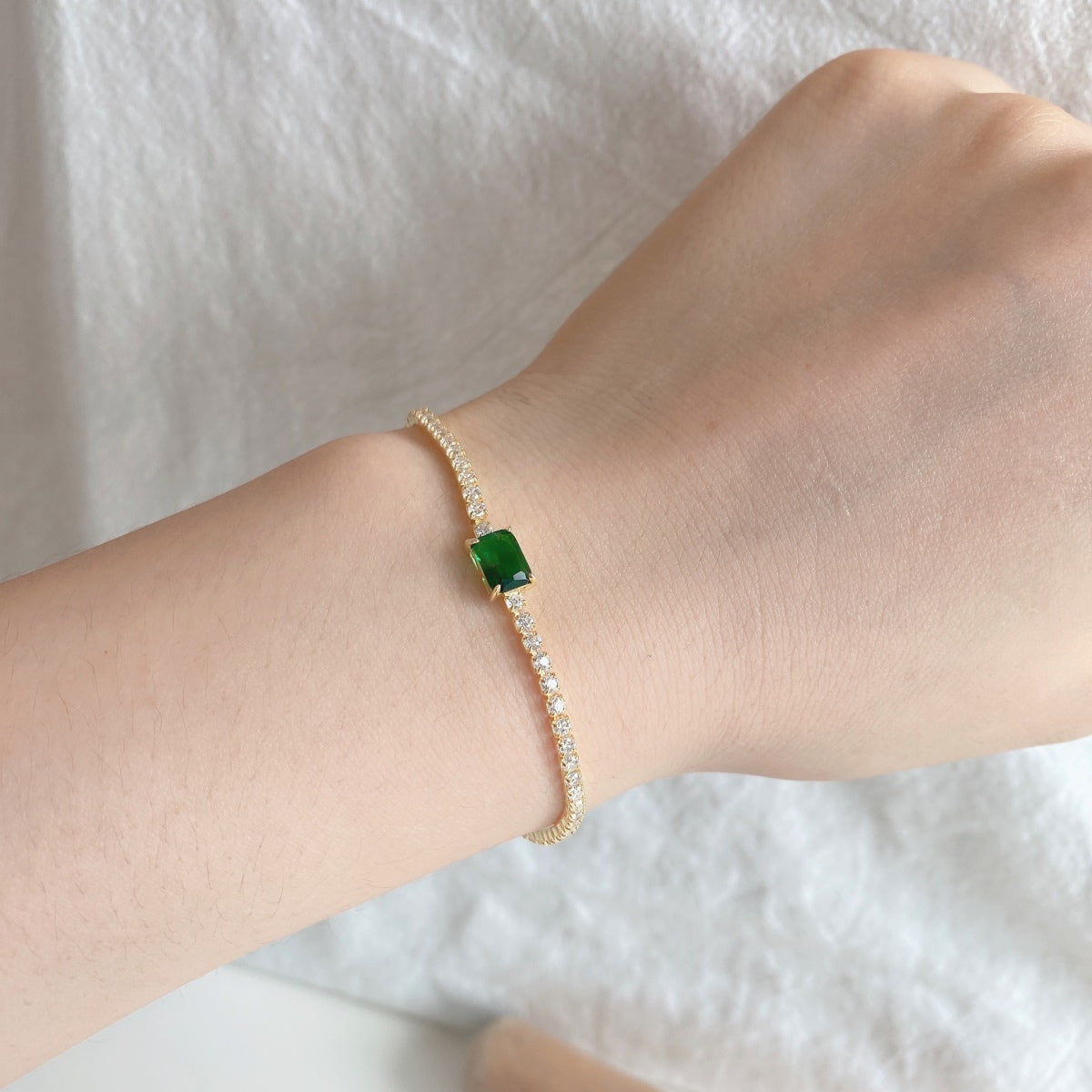 [Kincade Jewelrys]1.0 Carat Unique Emerald Cut Banquet Bracelet