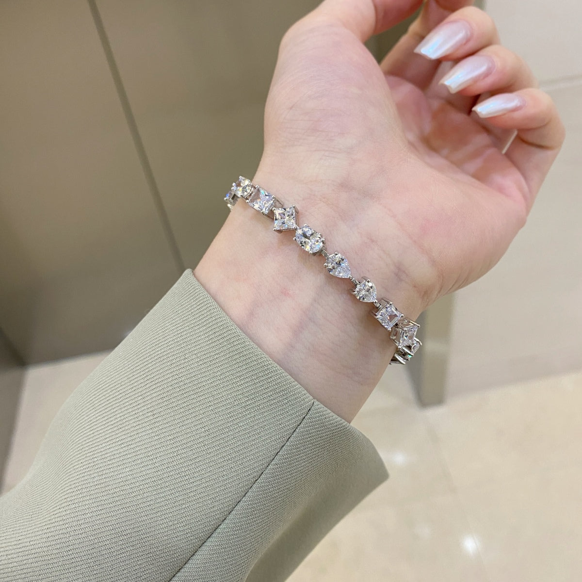 [Kincade Jewelrys]Unique Exquisite Multi Cut Daily Bracelet