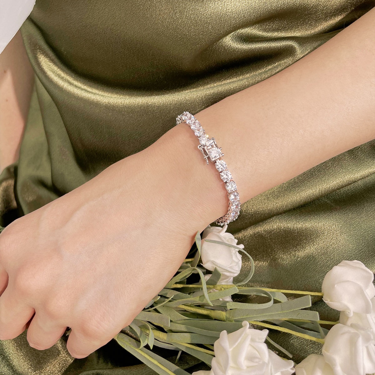 [Kincade Jewelrys]Ornate Sparkling Round Cut Wedding Bracelet