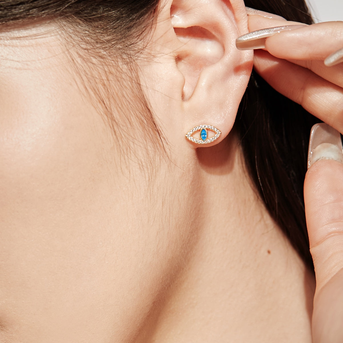 [Kincade Jewelrys]Blue Devil Eyes Hollow Stud Earrings