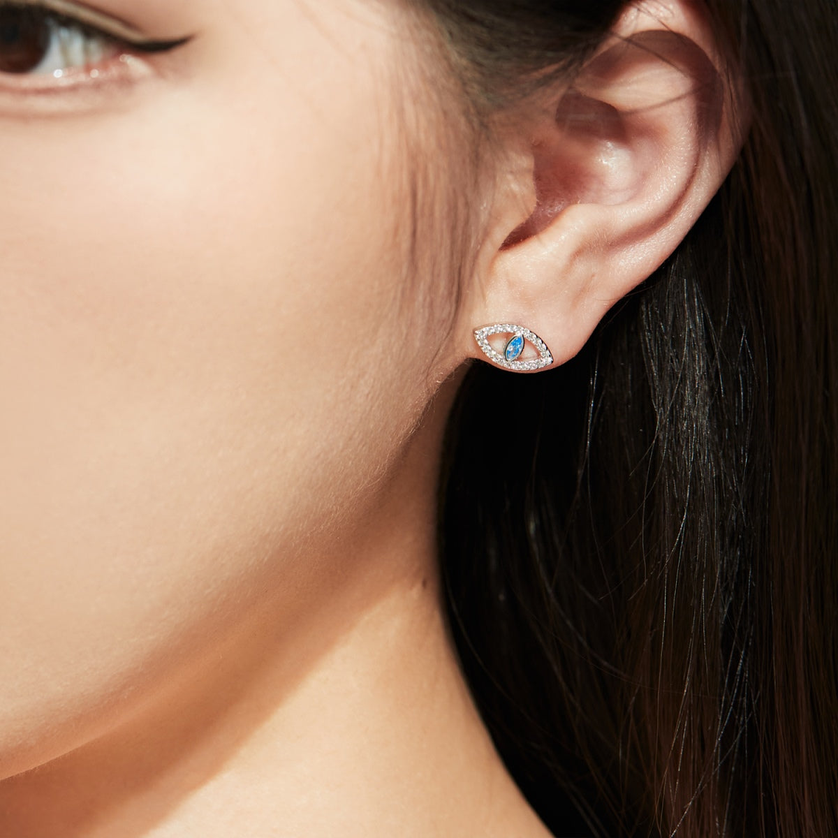 [Kincade Jewelrys]Blue Devil Eyes Hollow Stud Earrings