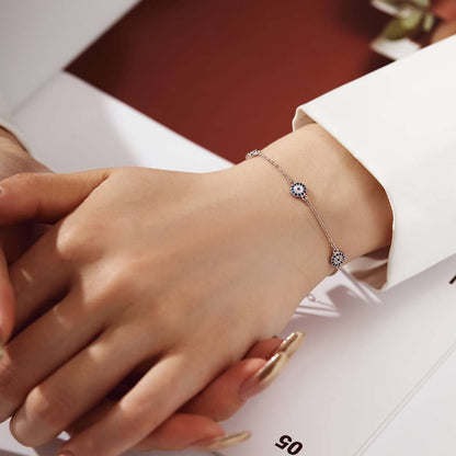 [Joyas Kincade] Collar con colgante redondo delicado