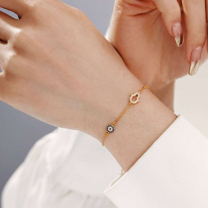 [Joyas Kincade] Collar con forma de Gost y forma redonda
