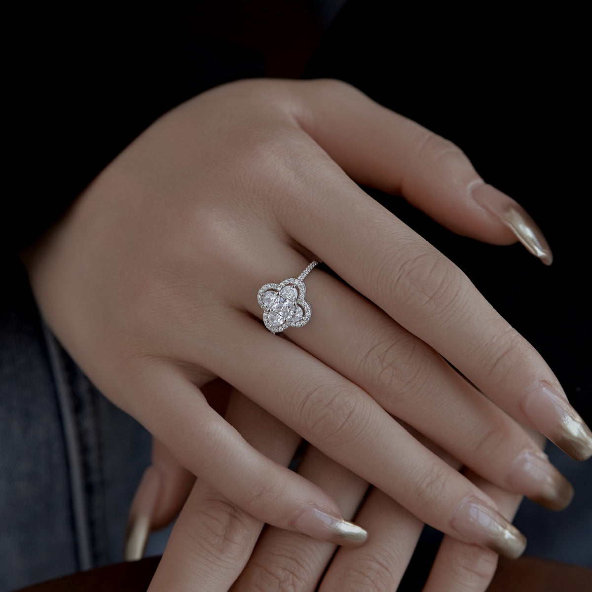 [Kincade Jewelrys]Luxurious Eternity Flower Shape Banquet Ring