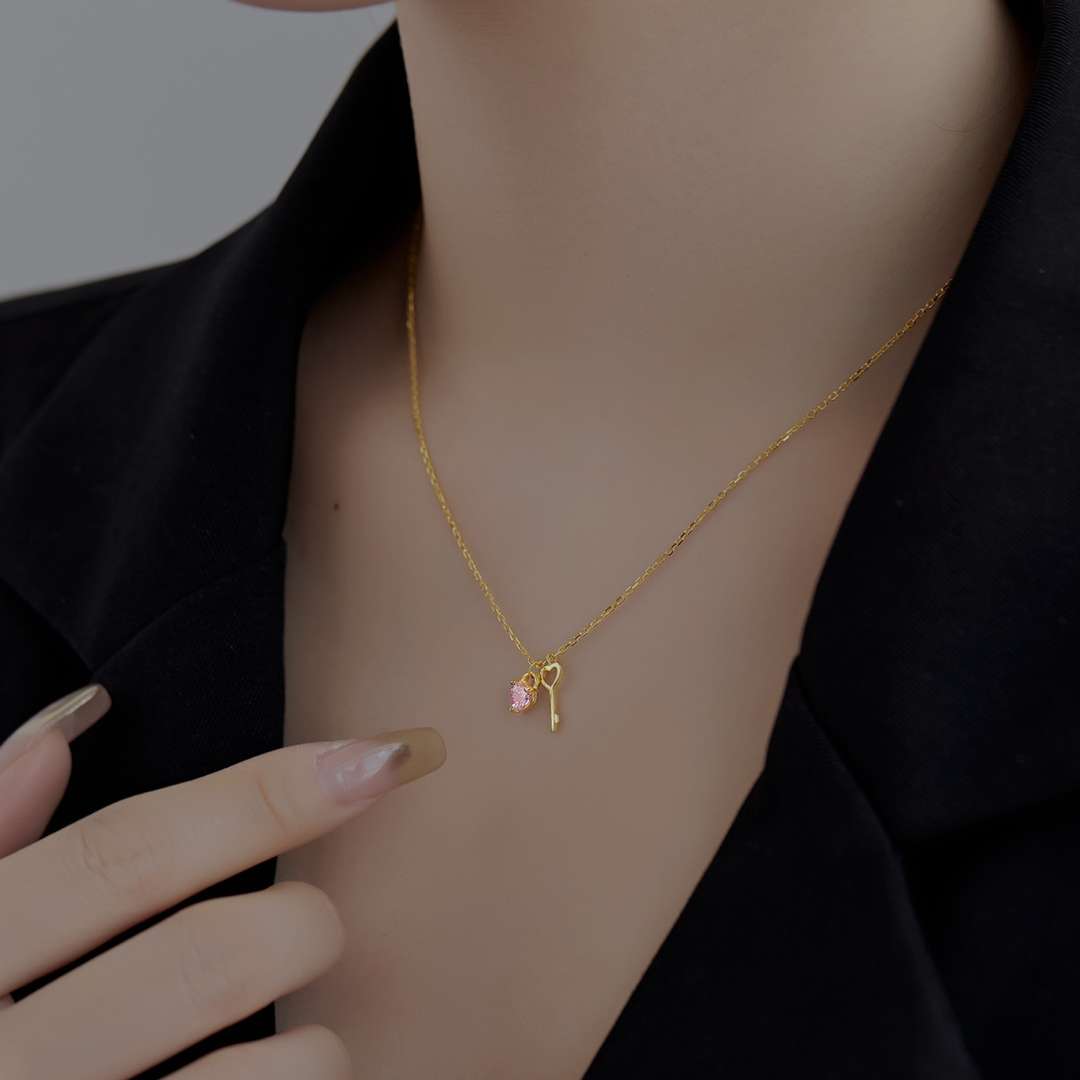[Kincade Jewelrys]Unique Heart Shape Key Pendent Necklace