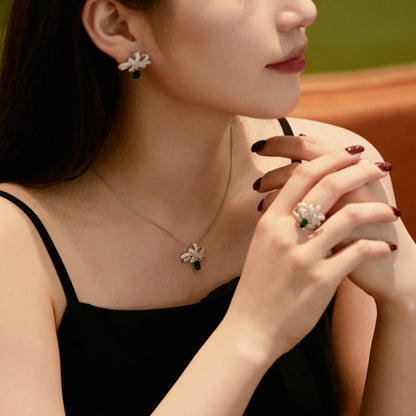 [Kincade Jewelrys]Luxurious Flower Shape Emerald Cut Necklace