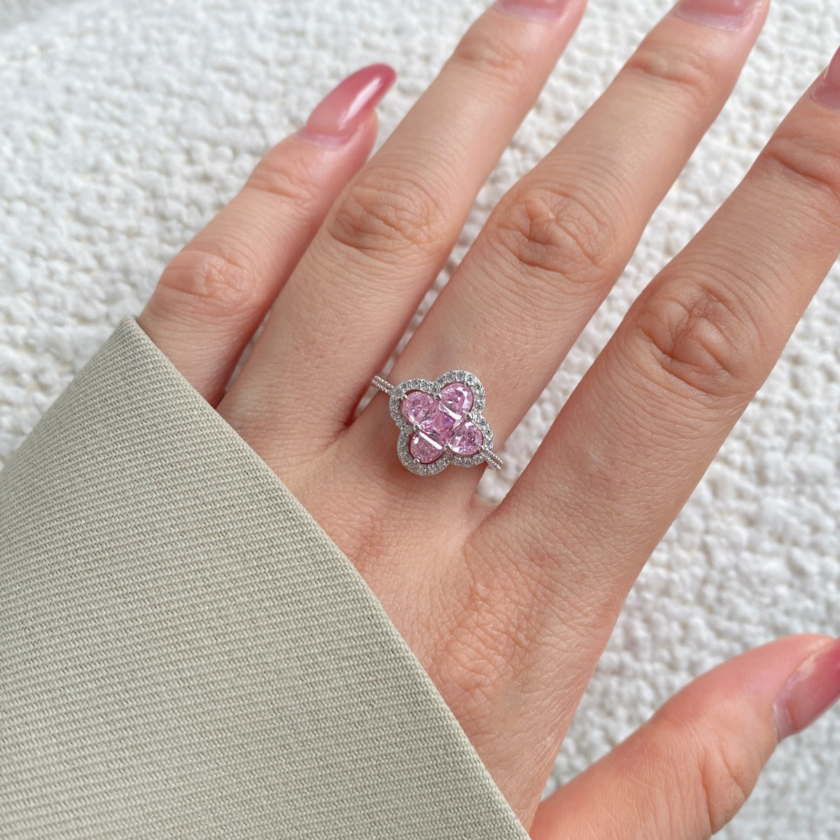 [Kincade Jewelrys]Luxurious Eternity Flower Shape Banquet Ring