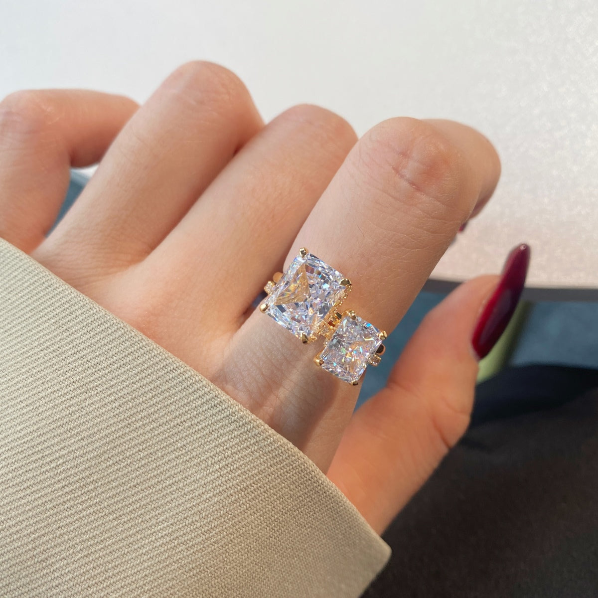 [Kincade Jewelrys]4.0 Carat Ornate Enchanting Radiand Cut Banquet Ring