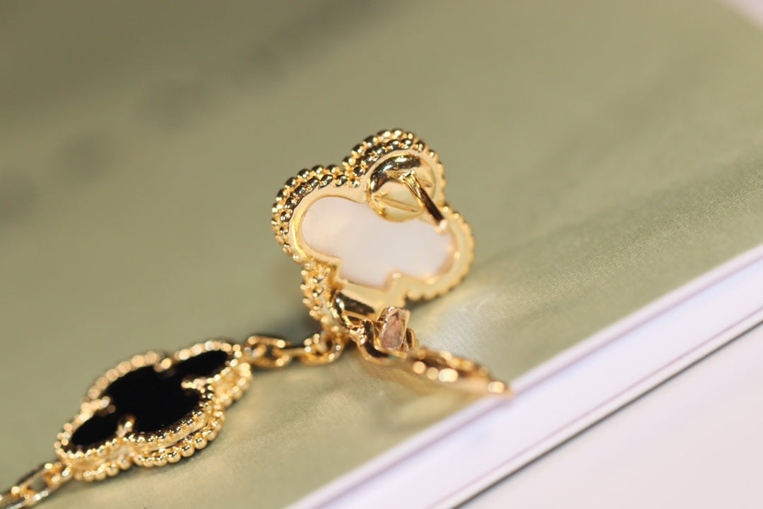 [Kincade Jewelrys] PENDIENTES DE TRÉBOL ORO ÓNIX MOP 3 MOTIVOS 