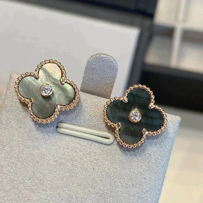 [Kincade Jewelrys] PENDIENTES DE TRÉBOL MEDIANOS CON 1 MOTIVO, DIAMANTES Y PIEDRA GRIS