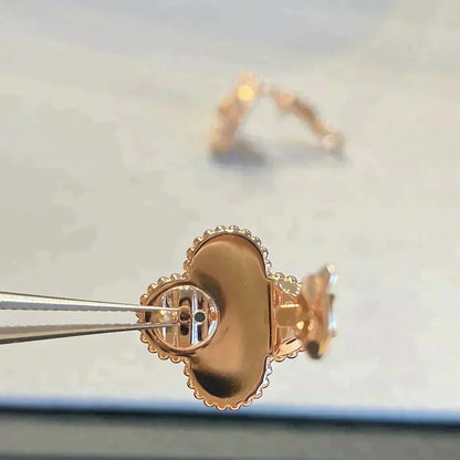 [Kincade Jewelrys] PENDIENTES DE TRÉBOL MEDIANOS CON 1 MOTIVO, DIAMANTES Y PIEDRA GRIS