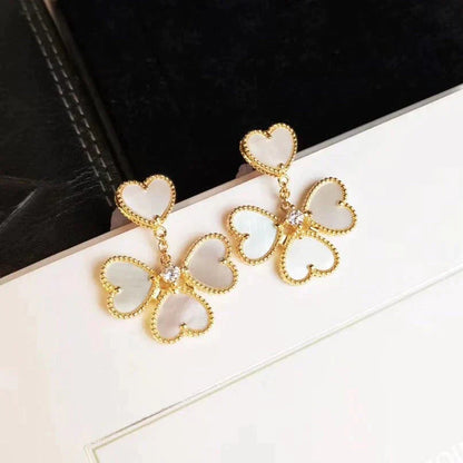[Joyas Kincade] PENDIENTES DE TRÉBOL CON ESTILO BLANCO