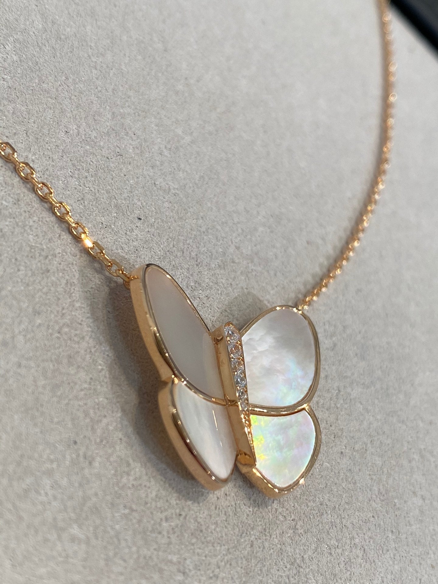 [Kincade Jewelrys]BUTTERFLY GOLD MOP DIAMOND NECKLACE