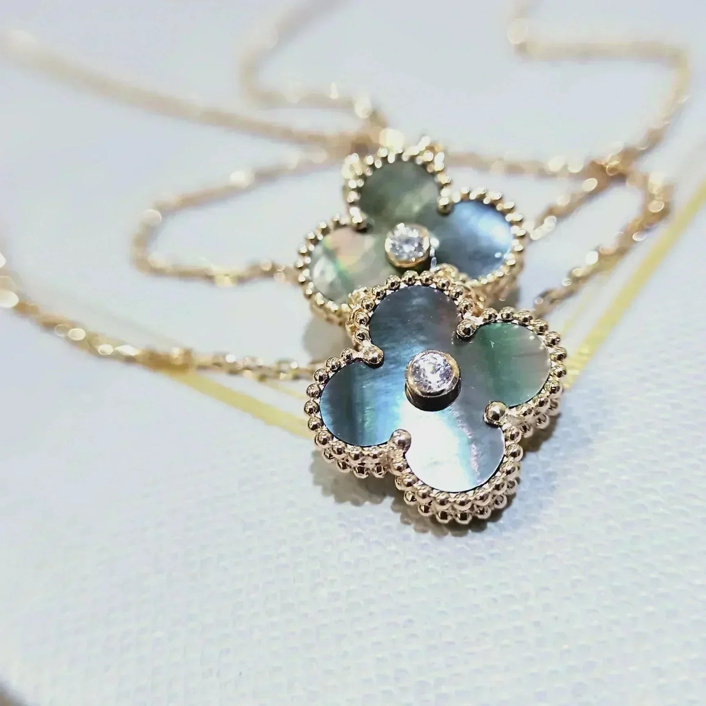 [Kincade Jewelrys] COLLAR DE TRÉBOL DE 15 MM CON DIAMANTES Y NÁCAR