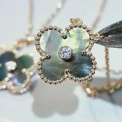 [Kincade Jewelrys] COLLAR DE TRÉBOL DE 15 MM CON DIAMANTES Y NÁCAR