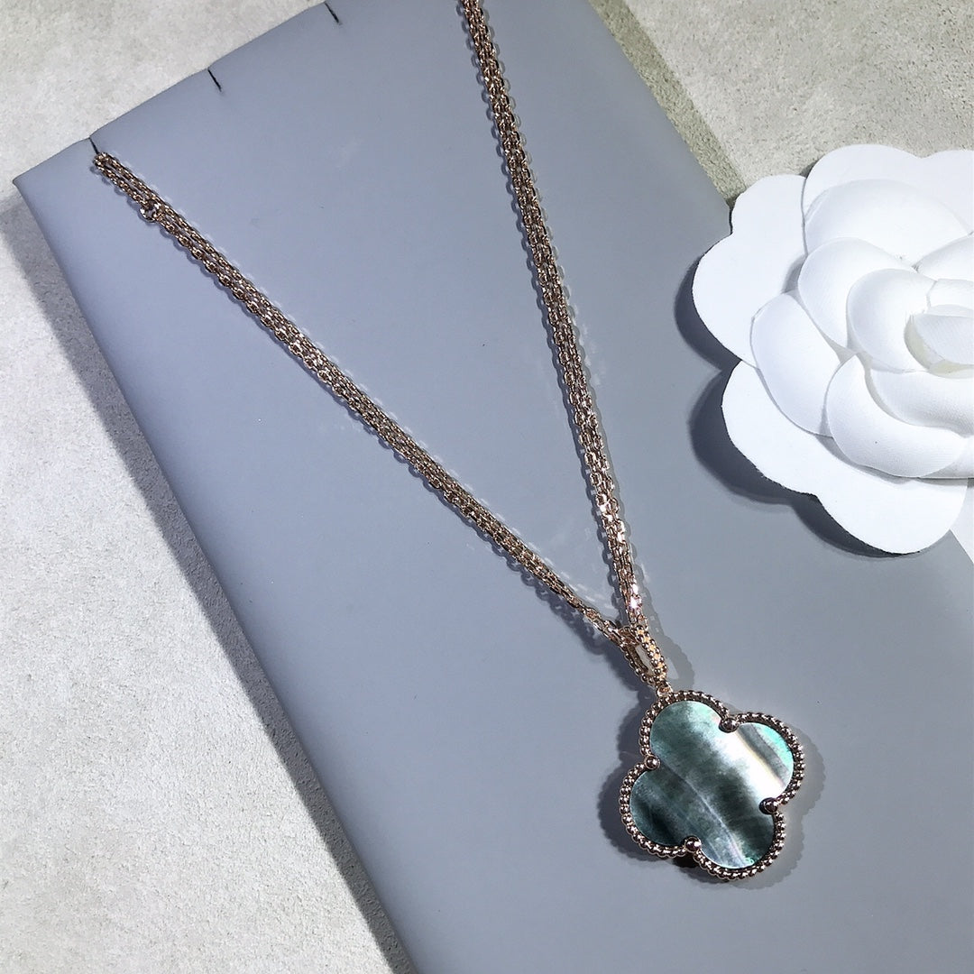 [Kincade Jewelrys] COLLAR DE TRÉBOL GRANDE DE 25 MM DE ORO CON TRAPEZOIDAL OSCURO