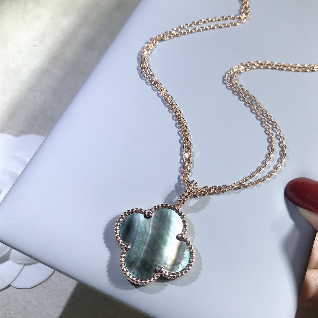 [Kincade Jewelrys] COLLAR DE TRÉBOL GRANDE DE 25 MM DE ORO CON TRAPEZOIDAL OSCURO