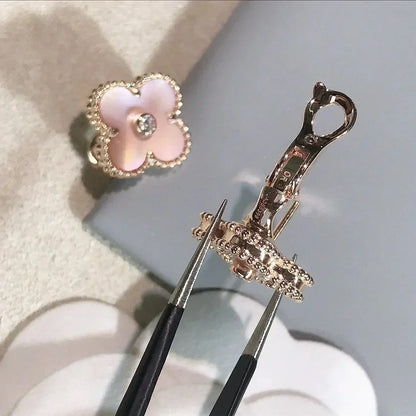 [Kincade Jewelrys]CLOVER MEDIUM 1 MOTIFS  PINK MOP DIAMOND EARRINGS