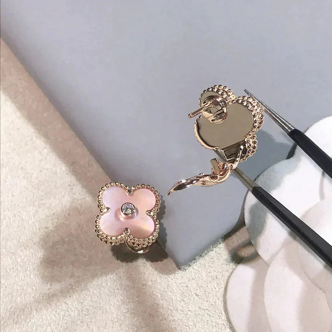 [Kincade Jewelrys]CLOVER MEDIUM 1 MOTIFS  PINK MOP DIAMOND EARRINGS