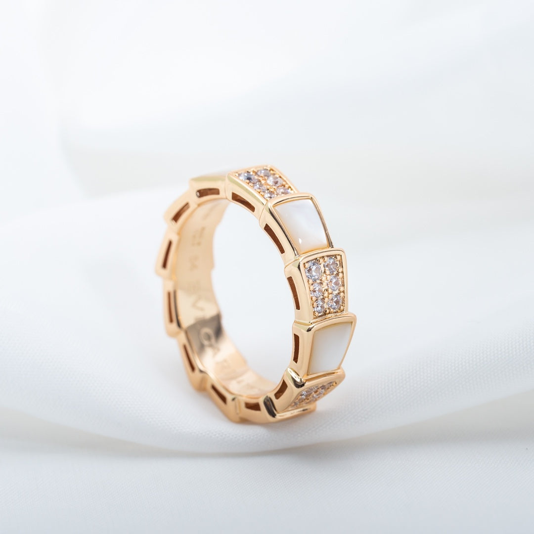 [Kincade Jewelrys] ANILLO SERPENTI DE ORO ROSA CON DIAMANTES PAVÉ 4 MM
