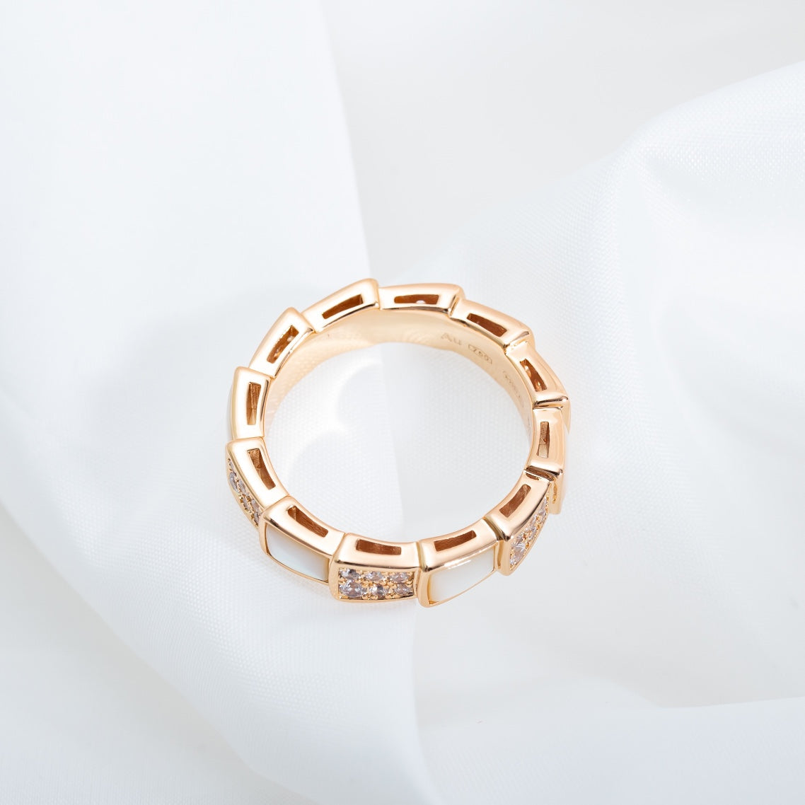 [Kincade Jewelrys] ANILLO SERPENTI DE ORO ROSA CON DIAMANTES PAVÉ 4 MM