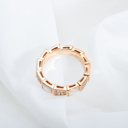 [Kincade Jewelrys] ANILLO SERPENTI DE ORO ROSA CON DIAMANTES PAVÉ 4 MM