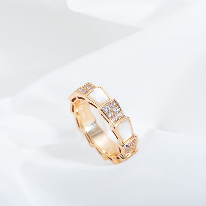 [Kincade Jewelrys] ANILLO SERPENTI DE ORO ROSA CON DIAMANTES PAVÉ 4 MM