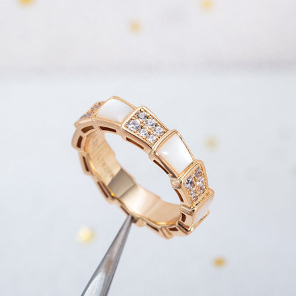 [Kincade Jewelrys] ANILLO SERPENTI DE ORO ROSA CON DIAMANTES PAVÉ 4 MM