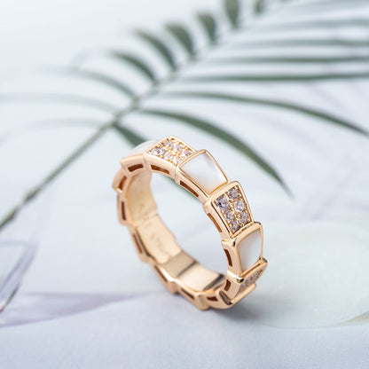 [Kincade Jewelrys] ANILLO SERPENTI DE ORO ROSA CON DIAMANTES PAVÉ 4 MM