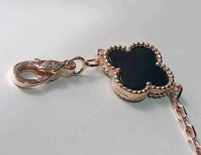[Kincade Jewelrys] PULSERA MULTICOLOR CON 5 MOTIVOS DE TRÉBOL