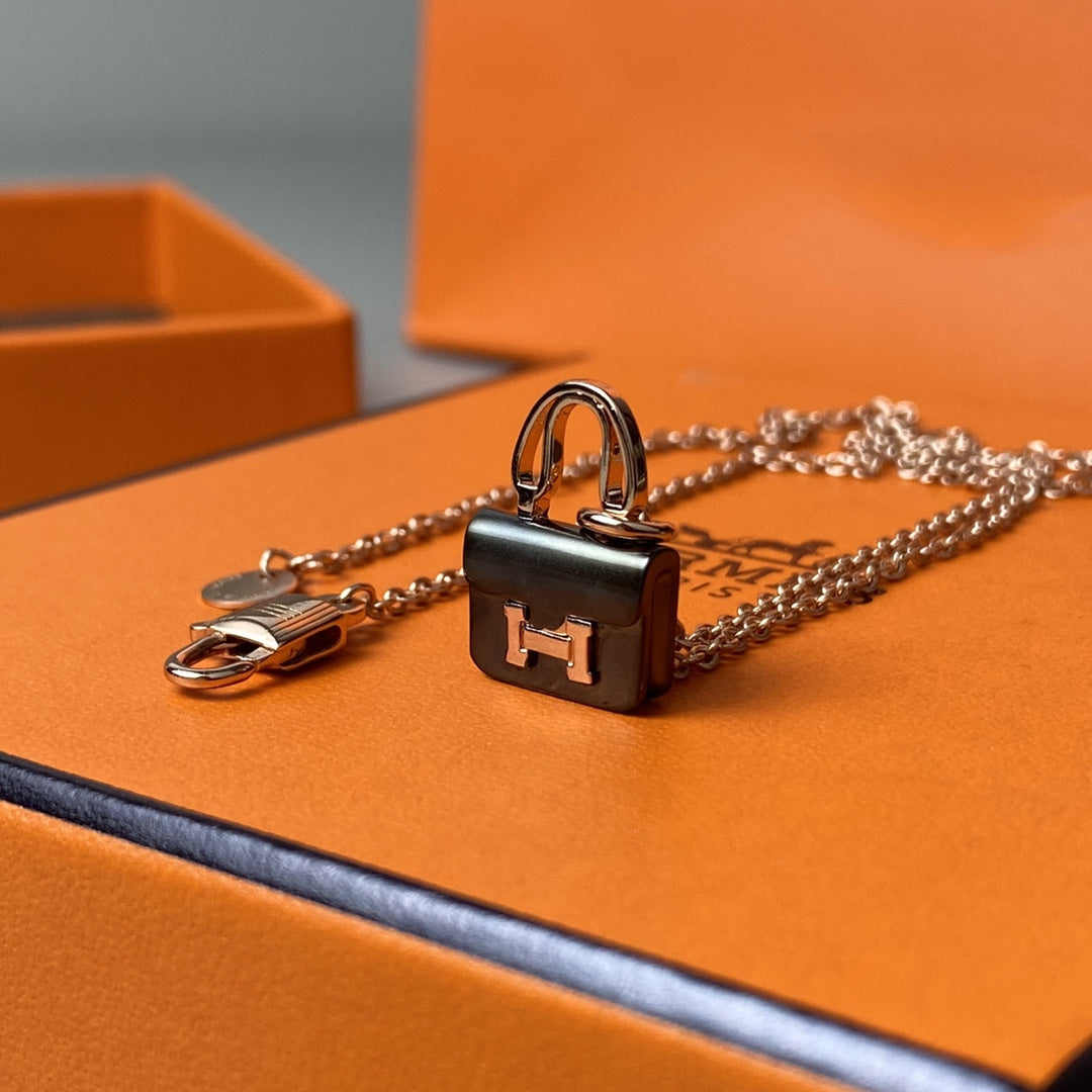 [Kincade Jewelrys]CONSTANCE BLACK PEDANT PINK GOLD NECKLACE