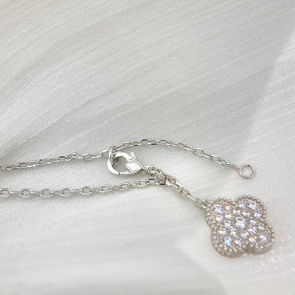 [Kincade Jewelrys] COLLAR DE PLATA Y DIAMANTES CON 5 MOTIVOS DE TRÉBOL