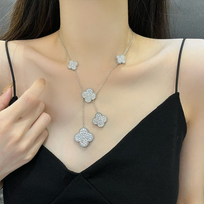 [Kincade Jewelrys] COLLAR DE PLATA Y DIAMANTES CON 5 MOTIVOS DE TRÉBOL