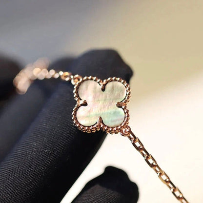 [Kincade Jewelrys] COLLAR DE DIAMANTES CON 20 MOTIVOS DE TRÉBOL EN COLOR NEGRO