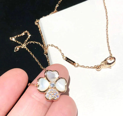 [Kincade Jewelrys] COLLAR DE ORO ROSA CON DIAMANTES Y TRÉBOL