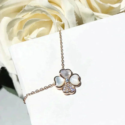 [Kincade Jewelrys] COLLAR DE ORO ROSA CON DIAMANTES Y TRÉBOL
