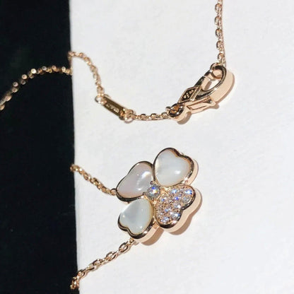 [Kincade Jewelrys] COLLAR DE ORO ROSA CON DIAMANTES Y TRÉBOL