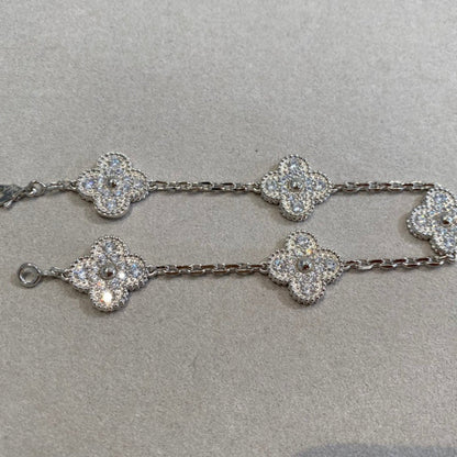 [Kincade Jewelrys] PULSERA DE PLATA CON 5 MOTIVOS DE TRÉBOL Y DIAMANTES