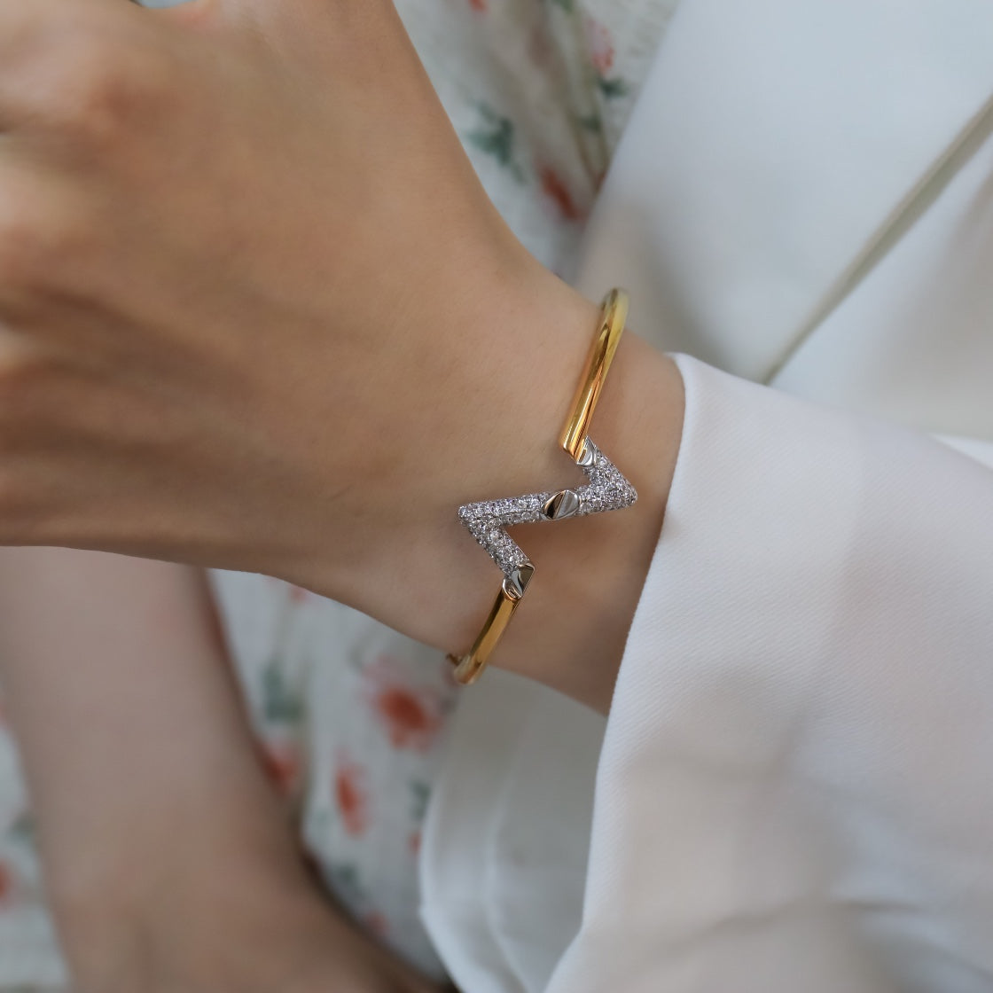 [Kincade Jewelrys]PULSERA DE ORO CON DIAMANTES VOLTE UPSITE DOWN