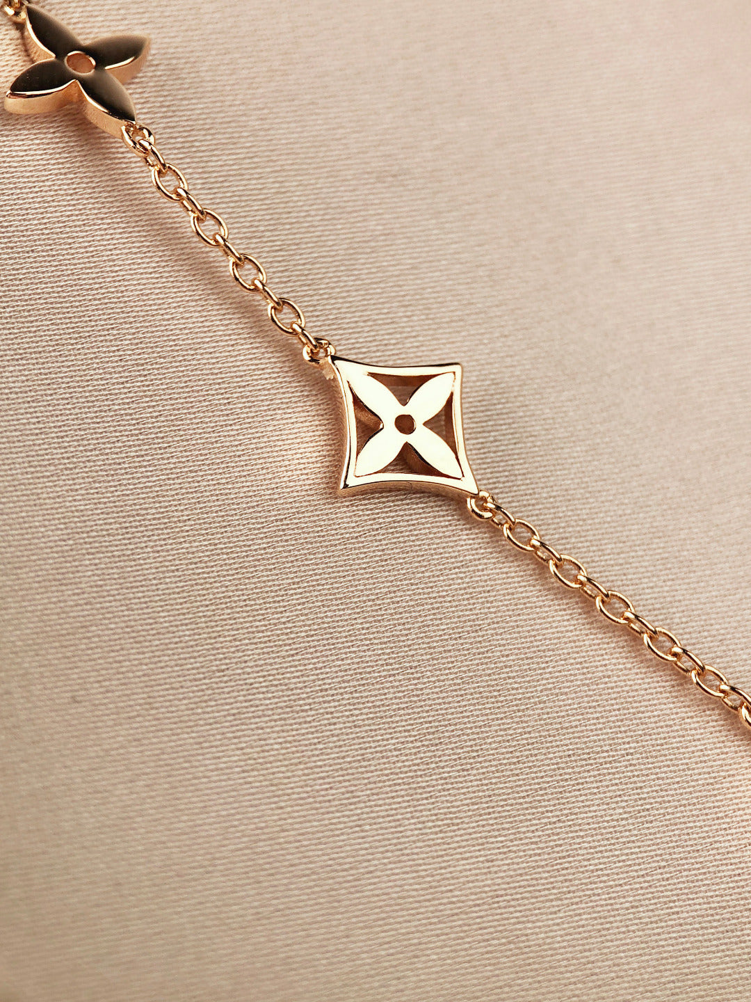 [Kincade Jewelrys]STAR AND SUN 7 MOTIFS GOLD BRACELET