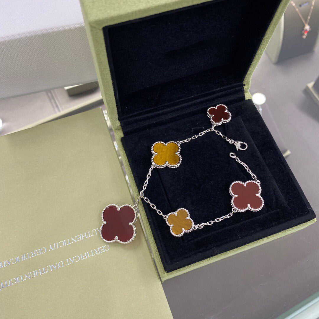 [Kincade Jewelrys] PULSERA DE OJO DE TIGRE CON CORNALINA DE PLATA CON 5 MOTIVOS DE TRÉBOL