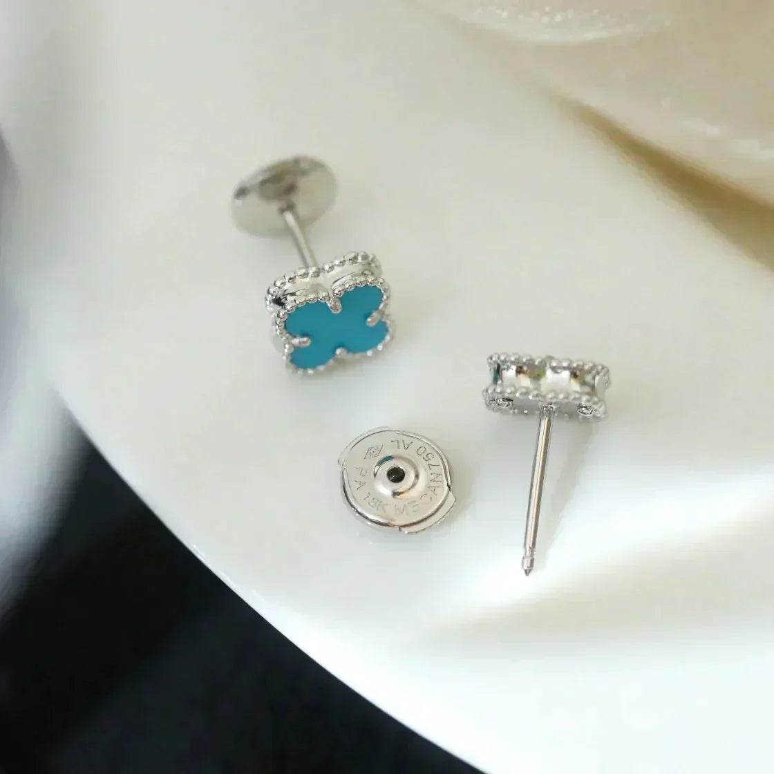 [Kincade Jewelrys]CLOVER MINI 9.5MM ONYX STUD EARRINGS SILVER
